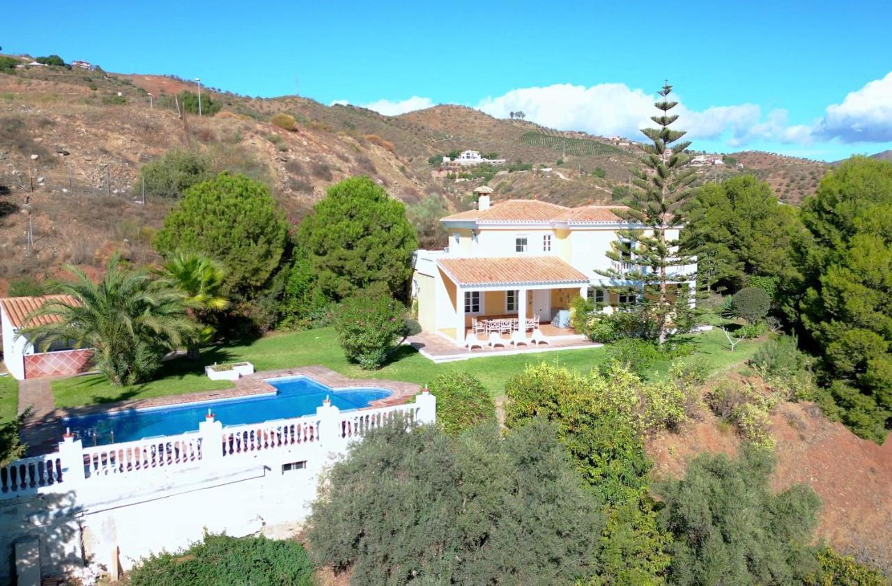 Gran Villa Con Vistas Al Mar Y Piscina Privada Malaga Exterior photo
